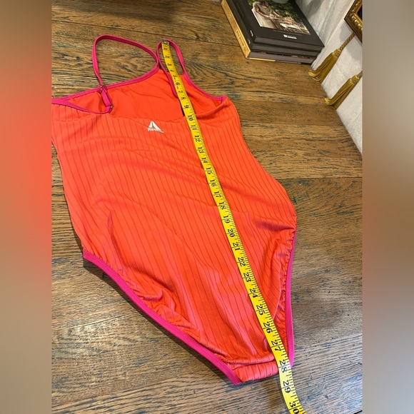 REEBOK • One-Shoulder Ribbed Swimsuit • Size L - Picture 6 of 6